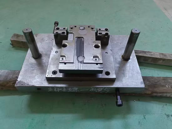 Matriz de estampagem de metal